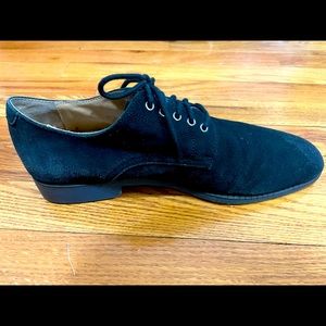Worn however in great condition black leather suede shoes in size 9.5